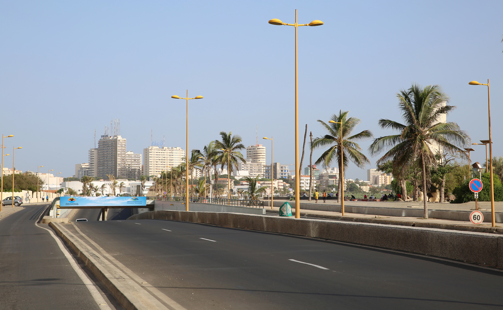 Cette excursion vous permettra d'appréhender la ville de Dakar au ...